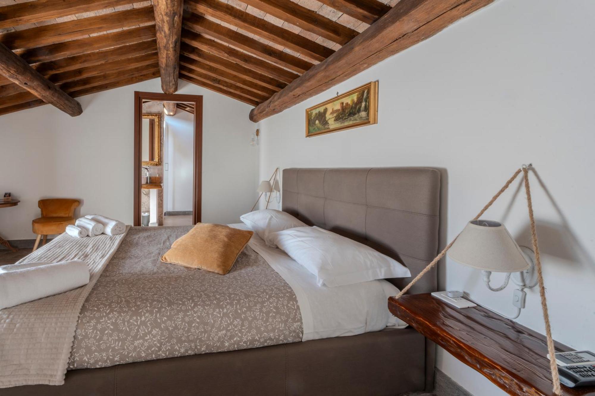 Il Richiastro Medievale Viterbo Esterno foto