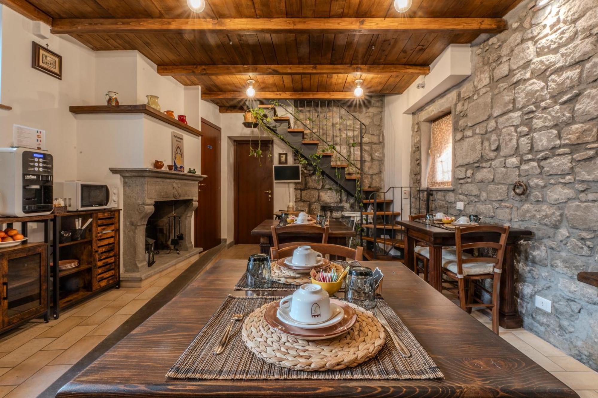 Il Richiastro Medievale Viterbo Esterno foto
