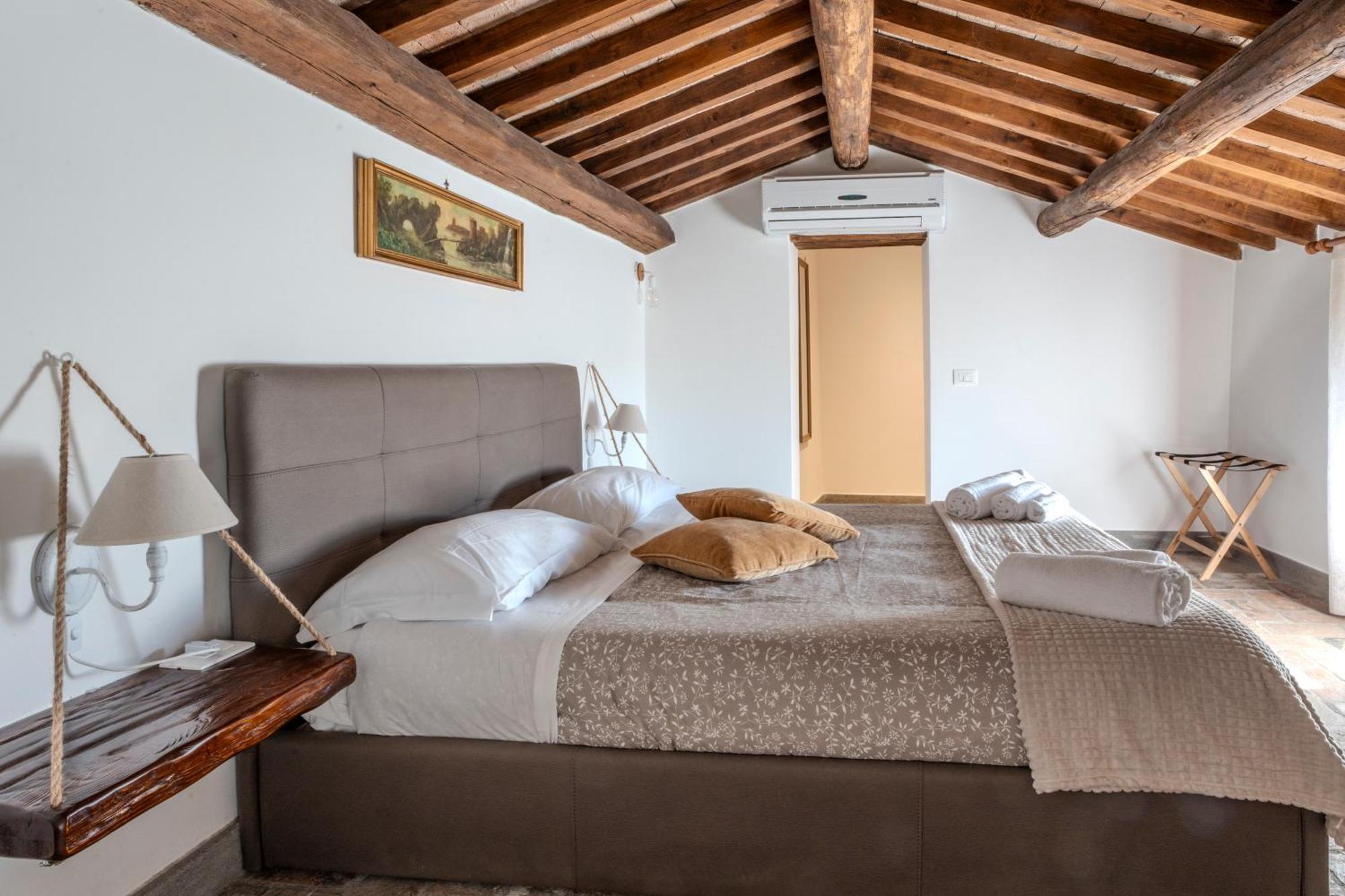 Il Richiastro Medievale Viterbo Esterno foto